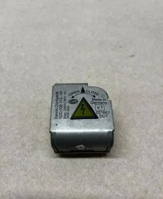 Mercedes-Benz E W211 Headlight ballast module Xenon 5DD00831950 021661