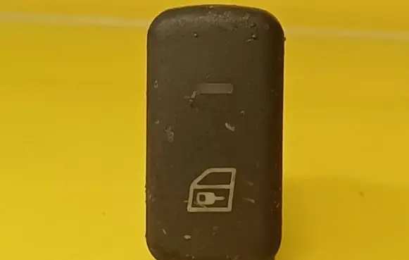 Volvo S40, V40 Central locking switch button 30850305