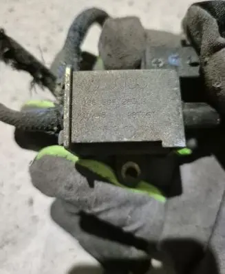 Audi A4 S4 B5 8D Turbo solenoid valve 026906283H