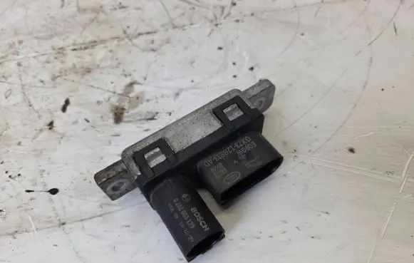 Land Rover Evoque I Glow plug pre-heat relay GX73-12B533-AD