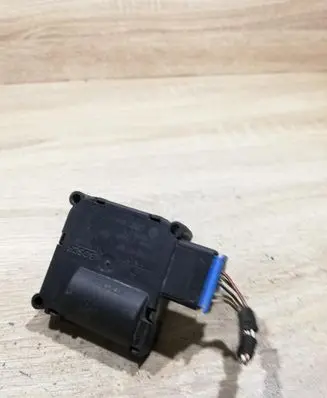 Audi A6 S6 C6 4F Air flap motor/actuator 0132801369