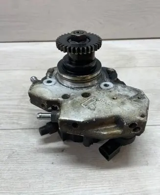 Mercedes-Benz R W251 Fuel injection high pressure pump A6420700501