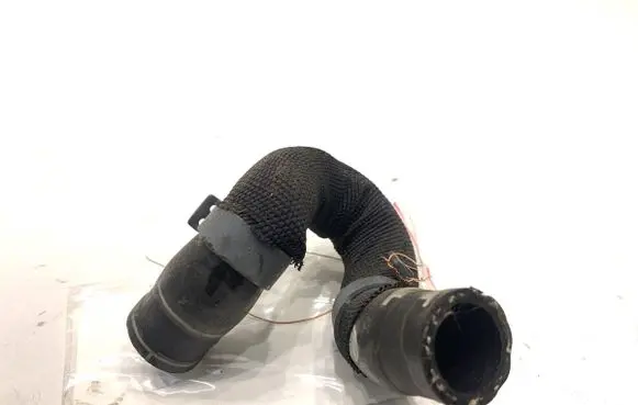 Audi A8 S8 D4 4H Engine coolant pipe/hose 