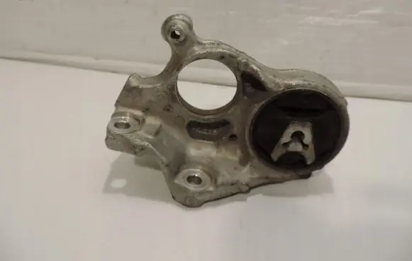 Opel Grandland X Driveshaft support bearing bracket 9684500180