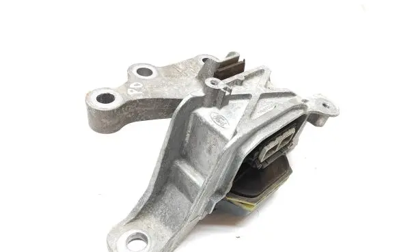 Ford Focus Engine mount bracket 326G20D