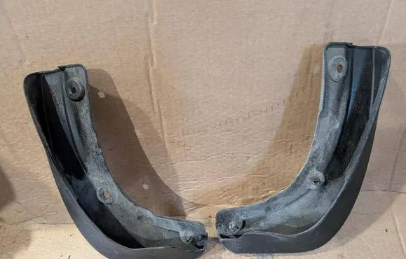 Opel Zafira B Front mudguard 93199298