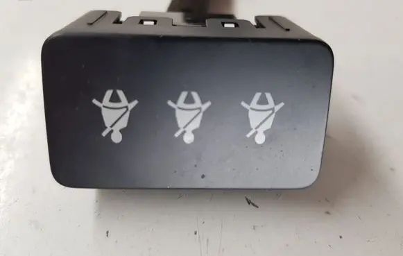 Nissan X-Trail T31 Seat belt warning relay 