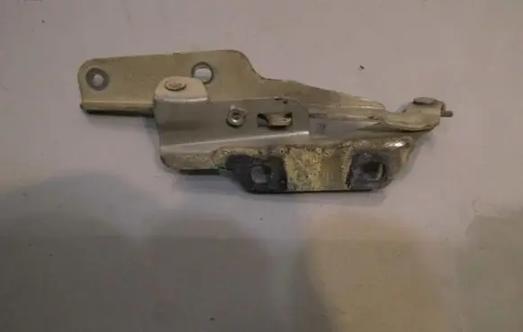 Nissan Navara Engine bonnet/hood hinges