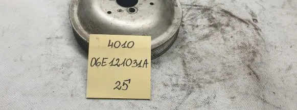 Audi A6 S6 C6 4F Water pump pulley 06E121031A