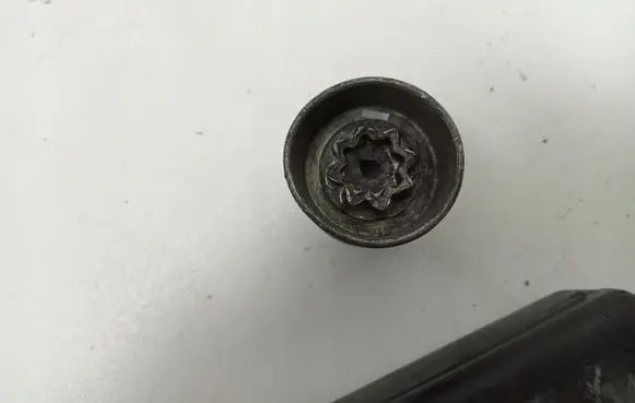 Opel Mokka Nuts/bolts 