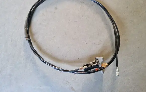 Mitsubishi Pajero Sport I Fuel cap flap release cable 