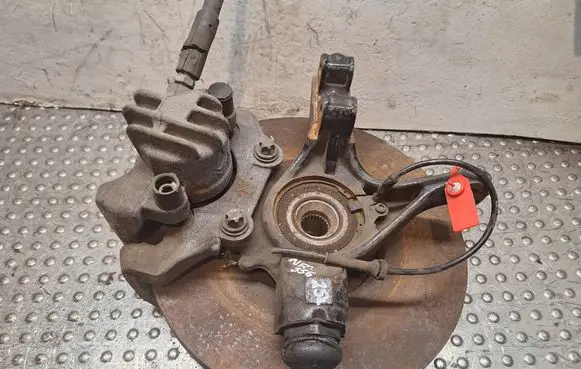 Citroen C4 II Front wheel hub spindle knuckle S25062556 P57