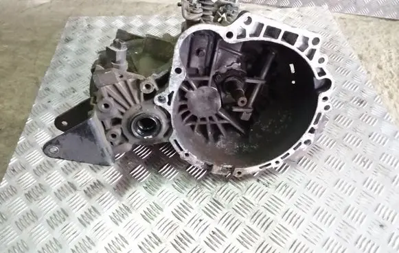 Hyundai Accent Manual 5 speed gearbox J22073