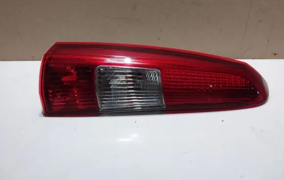 Volvo V70 Rear/tail lights 9154493