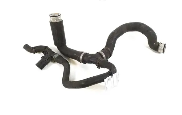 Mercedes-Benz C W203 Engine coolant pipe/hose A2035015582