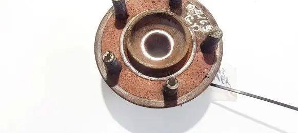 Dodge Magnum Rear wheel hub