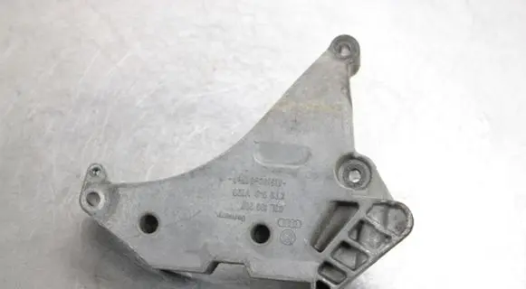 Volkswagen PASSAT B7 Engine mounting bracket 03L199207