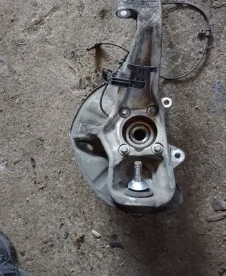 Mercedes-Benz ML W166 Front wheel hub