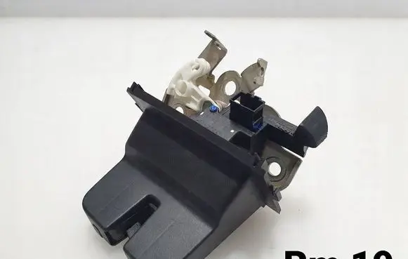 Skoda Octavia Mk3 (5E) Tailgate/trunk/boot lock/catch/latch 5E9827520