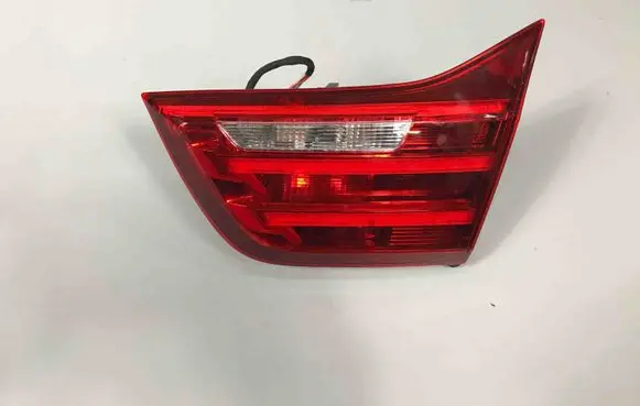 Tailgate rear/tail lights