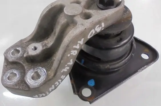 Hyundai i30 Engine mount vacuum valve 