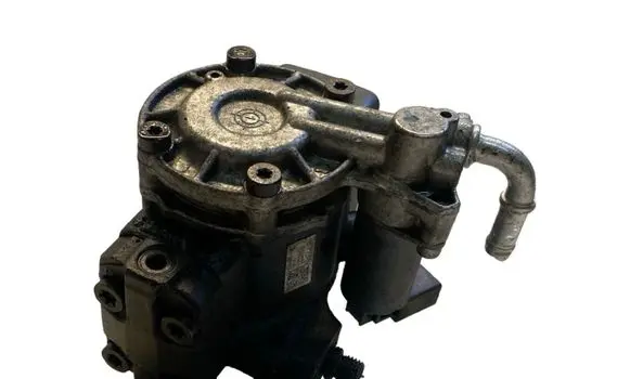Volkswagen Caddy Fuel injection high pressure pump 03L130755E01 300811 086737