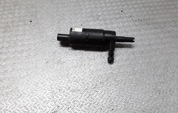 BMW 5 E60 E61 Windscreen/windshield washer pump 837743003