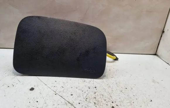 KIA Carens II Passenger airbag 845301D200 1D845910 U0APAT8P240076