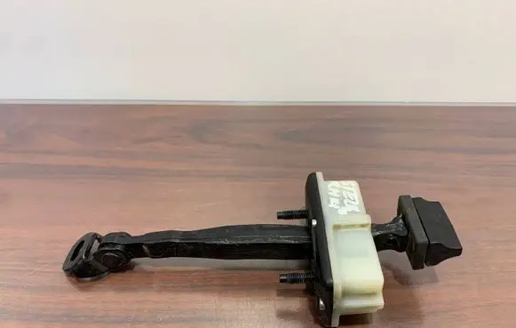 Alfa Romeo Stelvio Rear door check strap stopper 94904692