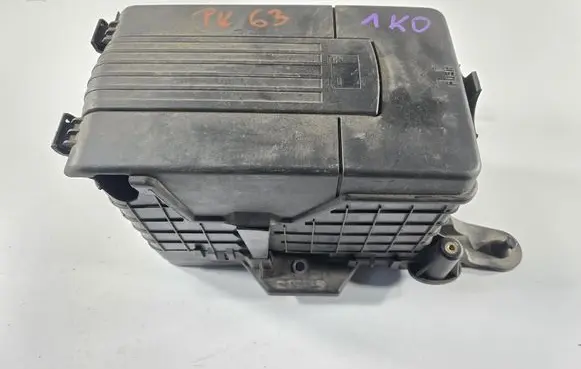 Audi A3 S3 8P Battery box tray 1K0915333H