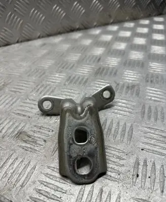 Volkswagen Golf V Front door lower hinge 