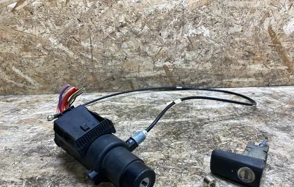 Mercedes-Benz SL R129 Ignition lock 0175453428