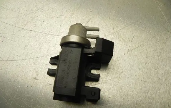 BMW 7 F01 F02 F03 F04 Turbo solenoid valve 7548706 VD9805