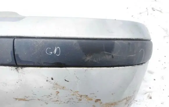 Rear bumper trim bar molding