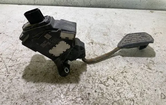 Toyota Yaris Accelerator throttle pedal 04014672185 781100D150 12095B