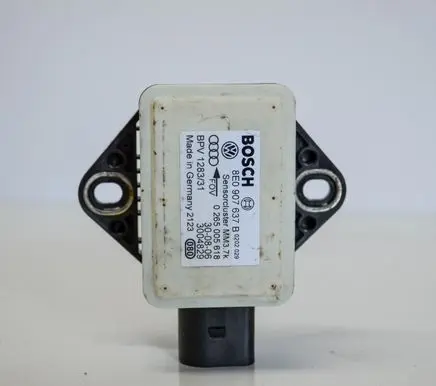 Audi A6 S6 C6 4F Acceleration sensor 8E0907637B