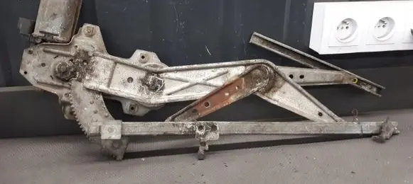 Alfa Romeo 166 Front window lifting mechanism without motor brak