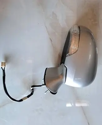 Toyota Avensis T270 Front door electric wing mirror E11026399 SKH7760 E11036399