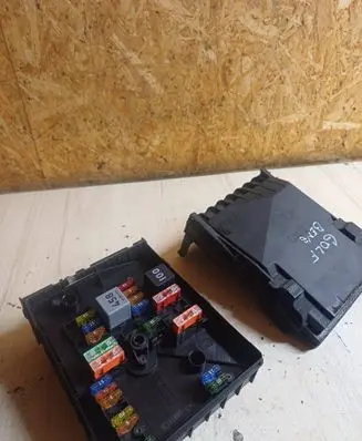 Volkswagen Golf Plus Fuse module 1K0937125B