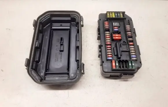 BMW 1 F20 F21 Fuse box set 9224879 18032013 19098000001