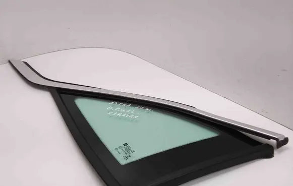 Rear vent window glass
