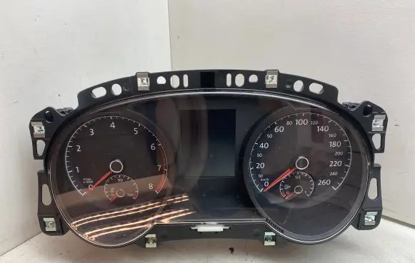 Volkswagen Golf Sportsvan Speedometer (instrument cluster) 517920740