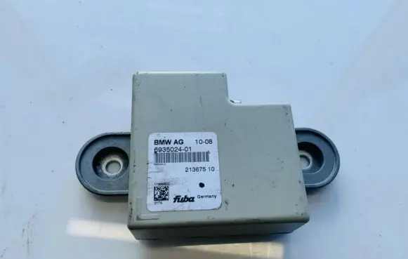 BMW 5 E60 E61 Antenna control unit 693502401 6935024