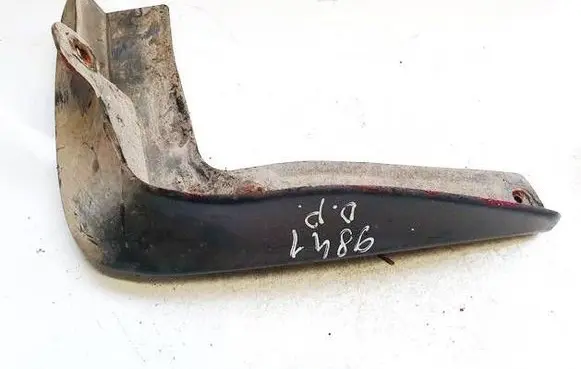 Toyota Avensis T220 Front mudguard 