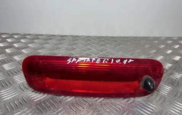Hyundai Santa Fe Third/center stoplight 927502B000