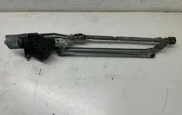 Ford Focus Front wiper linkage and motor 3397020850