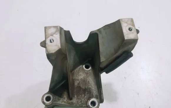 Citroen Xsara Picasso Engine mounting bracket 9638770480 026LM102
