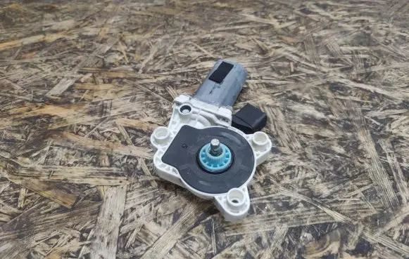 Mercedes-Benz S W220 Front door window regulator motor