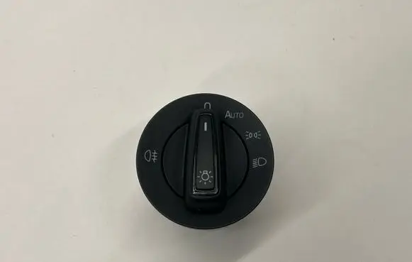 Skoda Fabia Mk3 (NJ) Light switch 5E0941431E 10095089