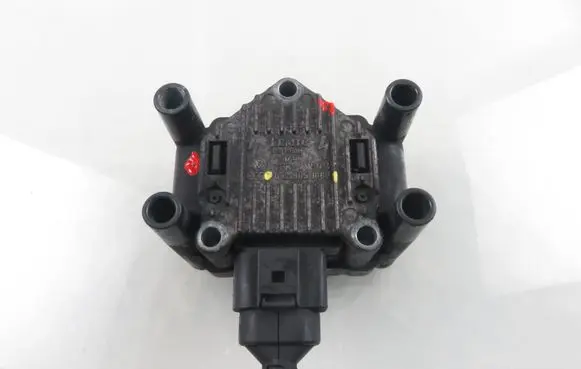 Volkswagen Bora High voltage ignition coil 032905106B